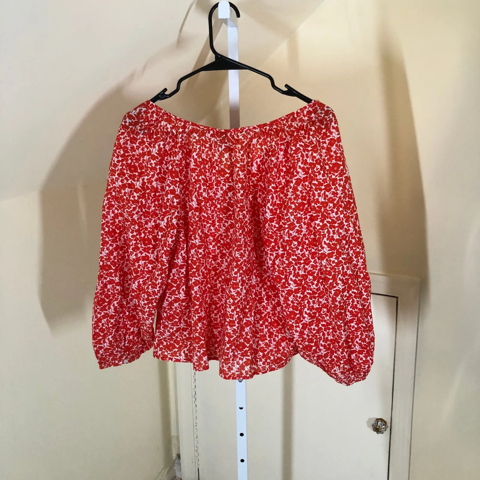 Universal Thread NWT Women's Red Floral Boho Style Blouse Size XS - Image 5
