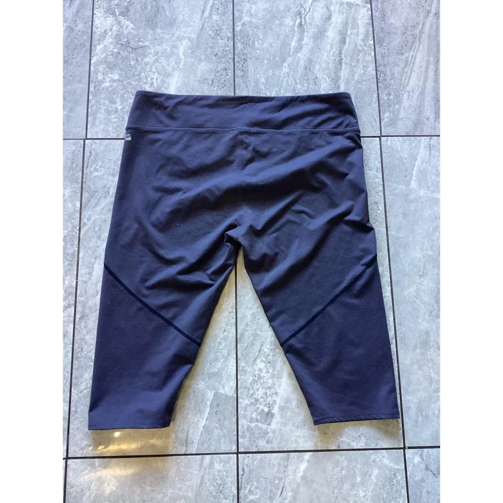 Fabletics Capri Womens Gray Athletic Workout Running Yoga Stretch High Rise - Image 2