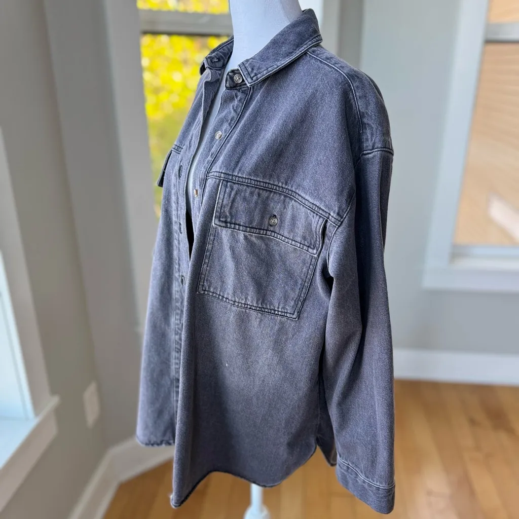 Universal Thread Gray Denim Oversized Shacket Chore Jacket Utility Coat Sz Small - Image 2