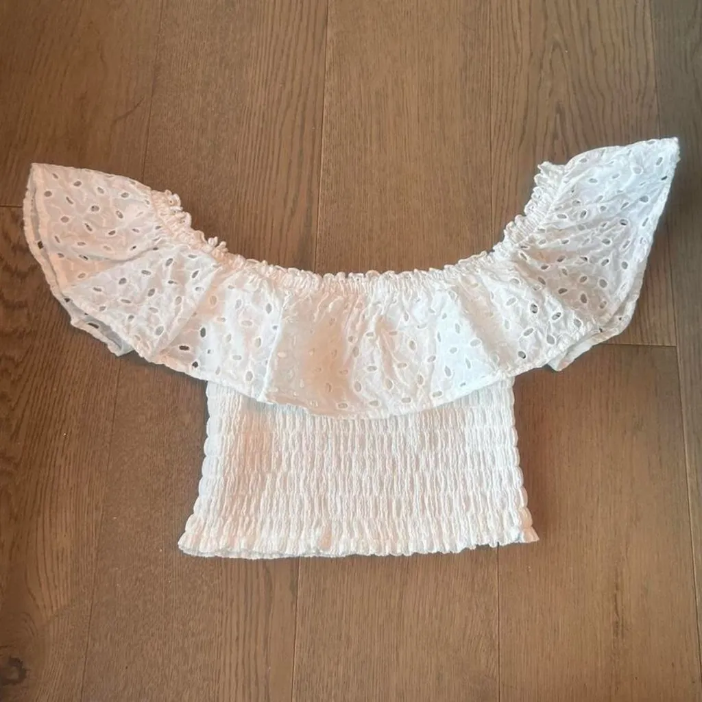 Reserved Broderie Anglaise Top with Ruffle - Image 5