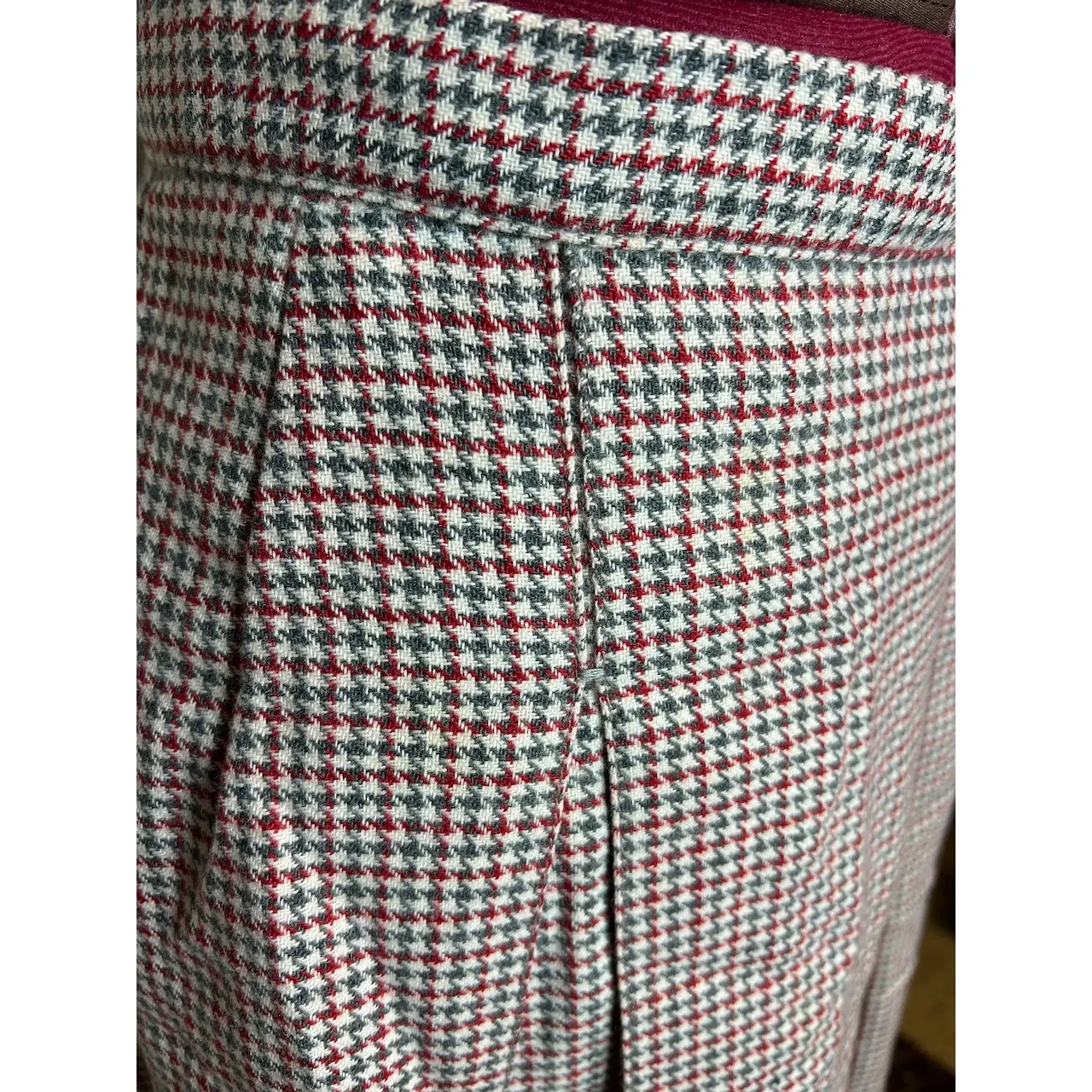 Skirt pleat front checked red green Size 2 - Image 4