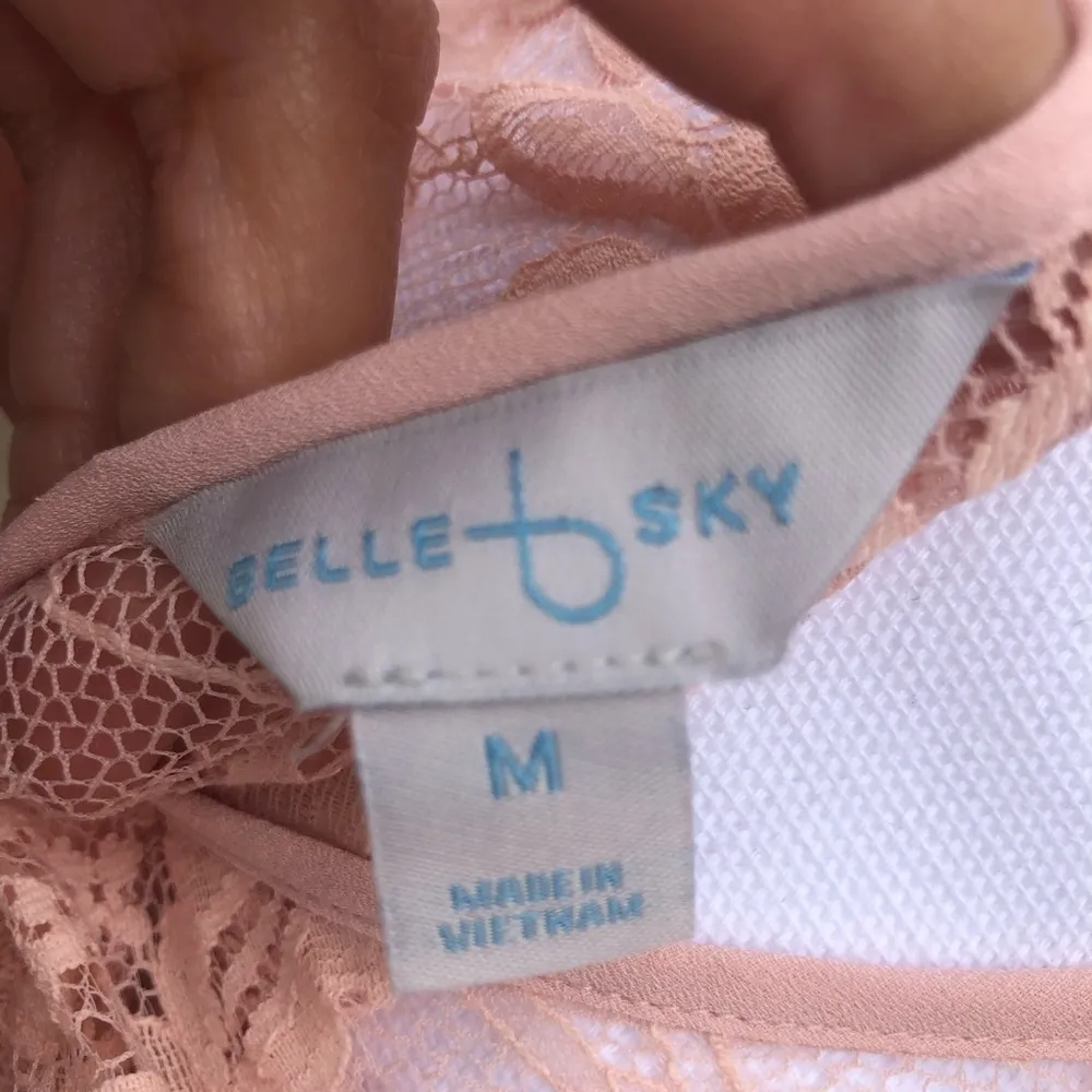 Belle Sky pink blouse New with tags Size Medium - Image 8