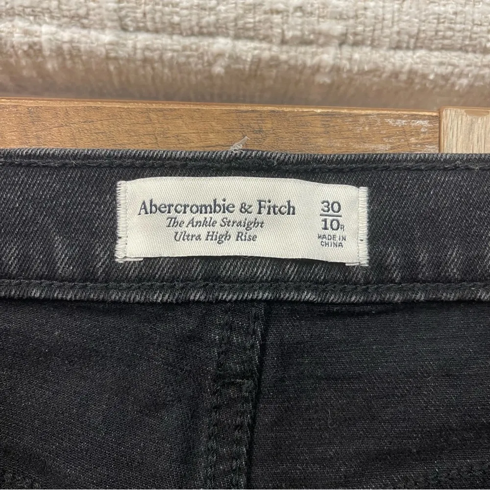 Abercrombie & Fitch The Ankle Straight Ultra High Rise in Black Size 30/10R - Image 10