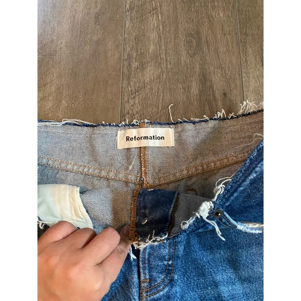 Reformation Westin Raw edge denim skirt 31 NWOT - Image 2