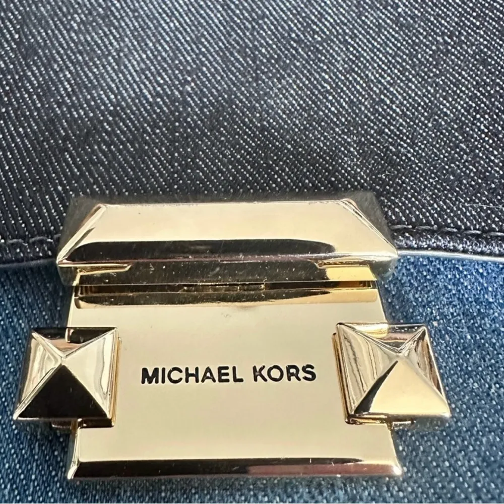 Michael Kors Sloan Denim Chain Shoulder Bag - Image 7