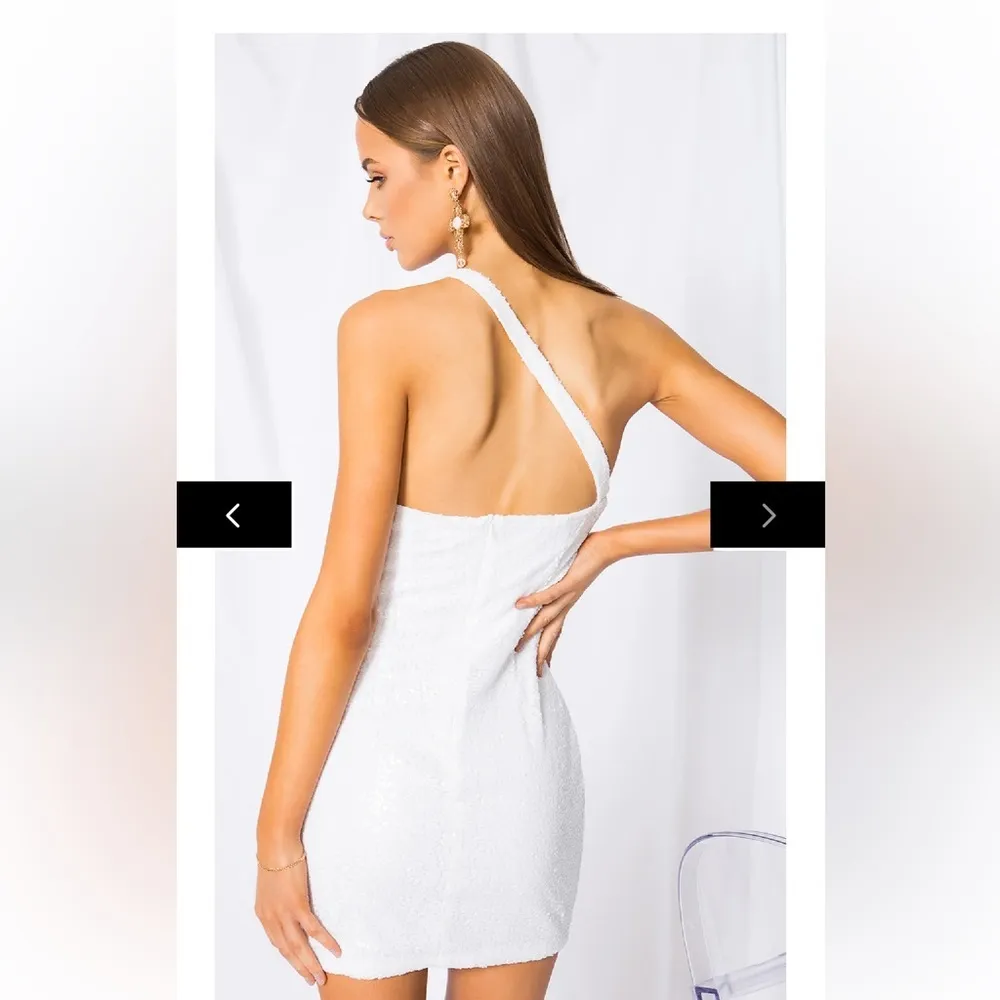 superdown  Cicely White Sequin Mini Dress Sz S - Image 4