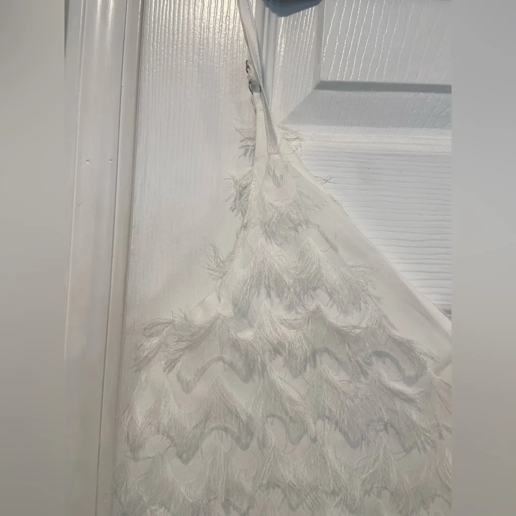 NWT Cupshe Size L White Feathered Adjustable Spaghetti Strap V Neck Cami Top - Image 3