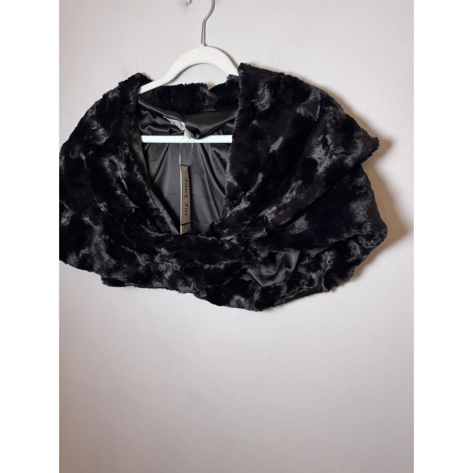 Eliza J Shawl Collar Faux Fur Capelet Black Size M NWT $108 MSRP - Image 3