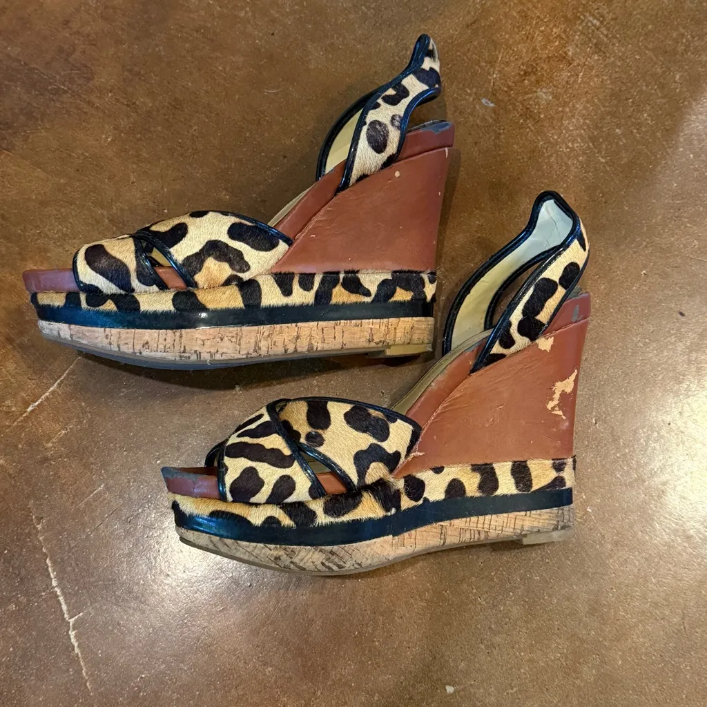 Gianni Bini Black and Tan Leopard Wedge Heels - Image 2