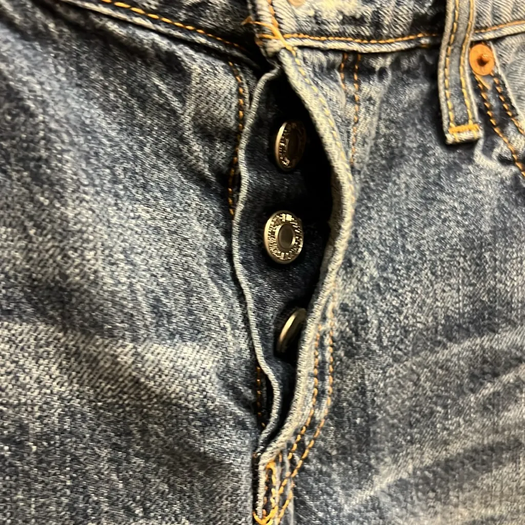 LEVI STRAUSS & CO 501 Distressed Denim 6” Shorts Blue Size 27 - Image 7