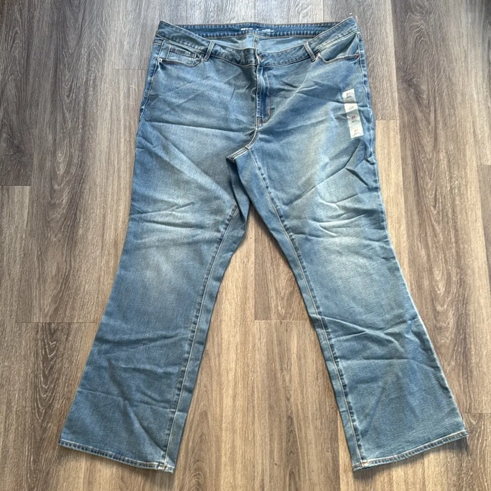 Old Navy mid rise kicker boots cut denim size 28 Classic Blue Women's Jeans - Image 2