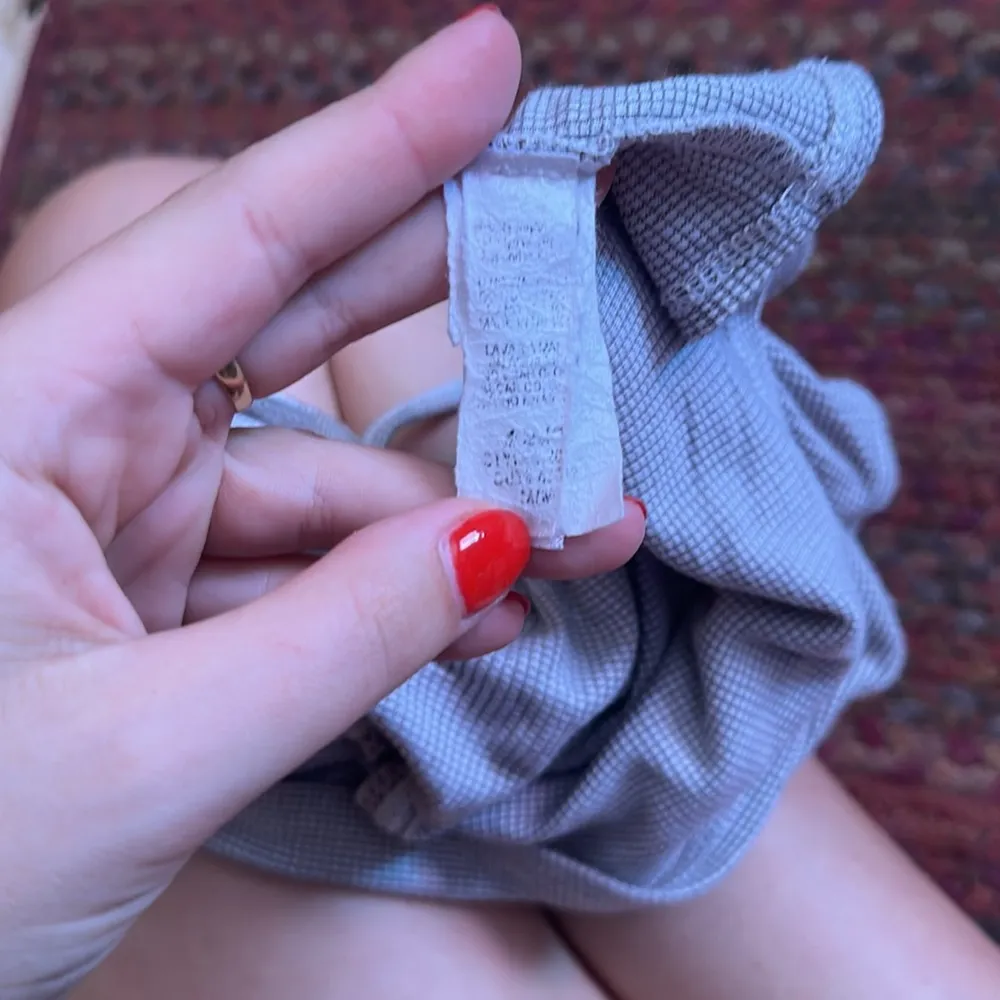 7 DAY WEEKEND TAUPE STRETCH CROP CAMI Size M - Image 4