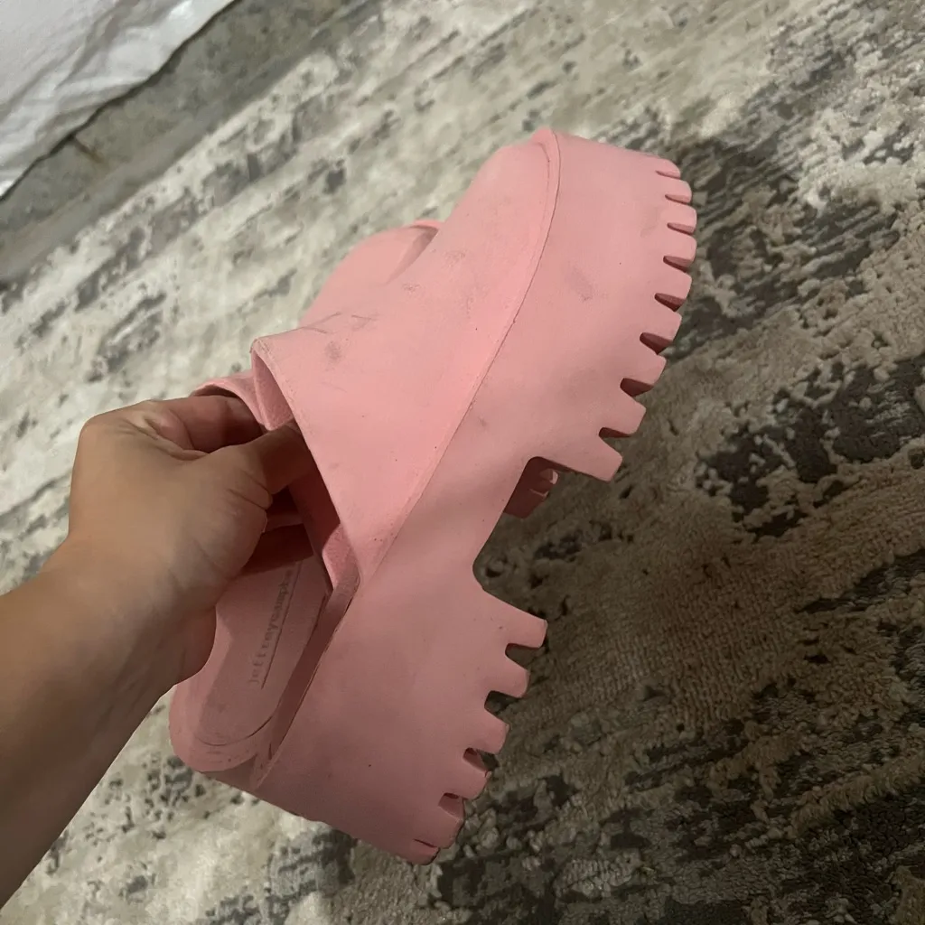 Jeffrey Campbell Light Pink Clogged Platform Mules Size 6 US - Image 4