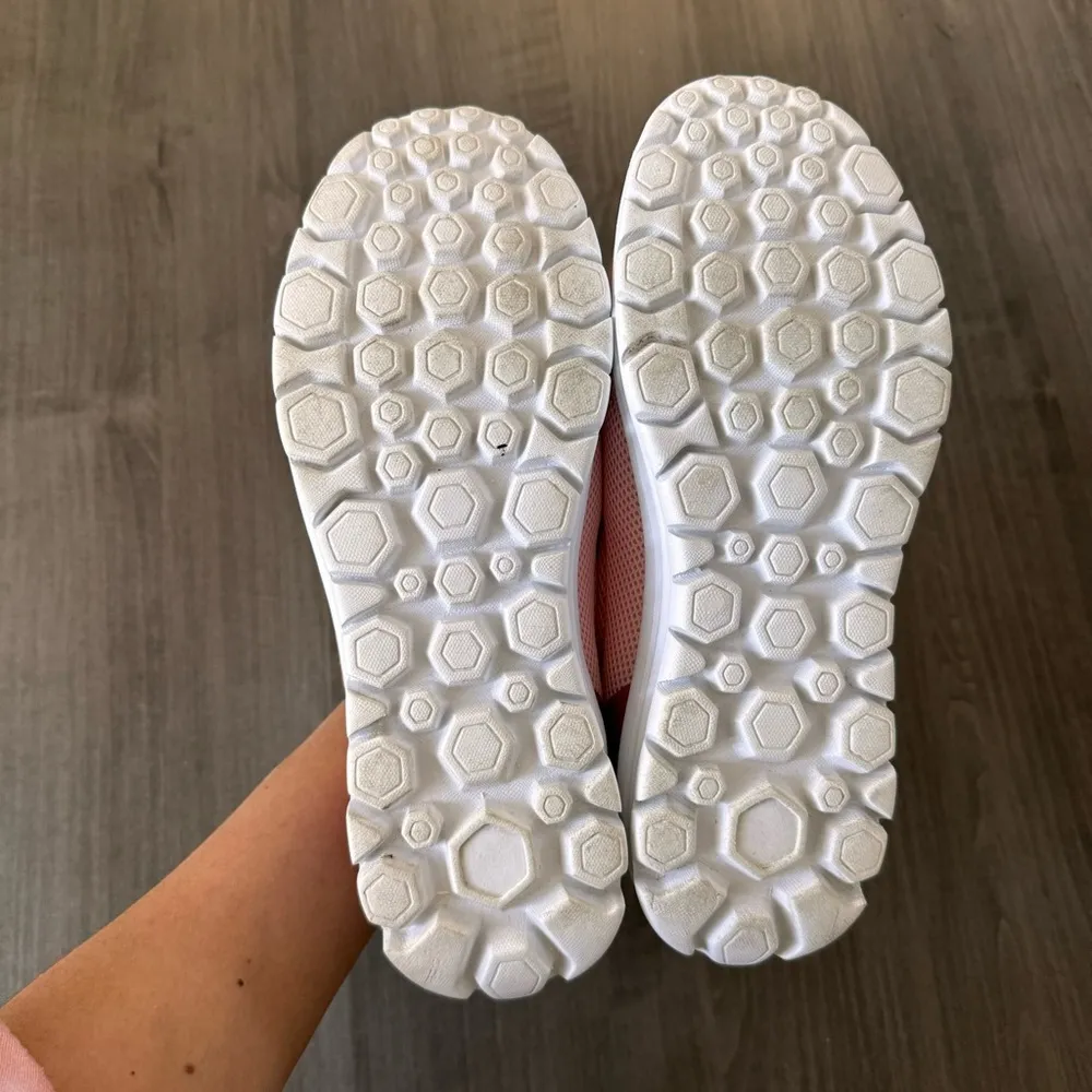 Paredes Danu women cushioned pink mesh comfort slip on shoes size 7.5 - Image 9