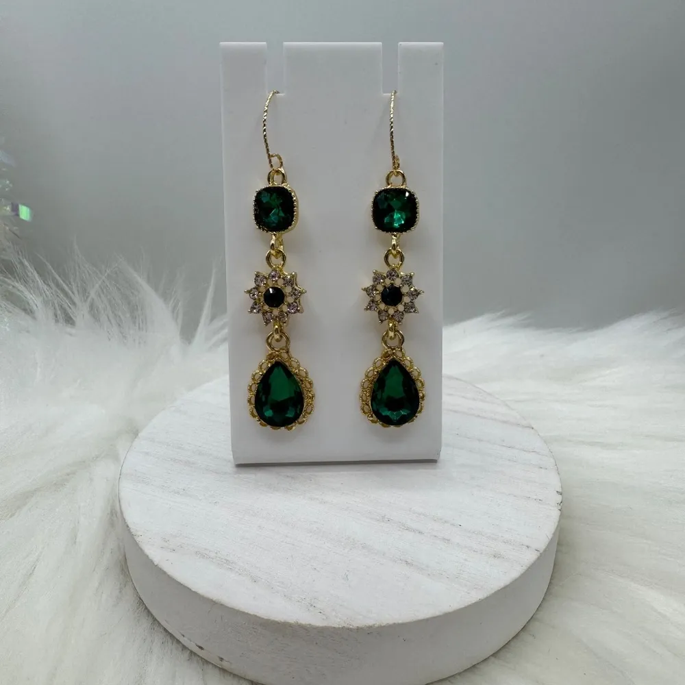 French Style Teardrop Green Crystal Earrings - Image 5
