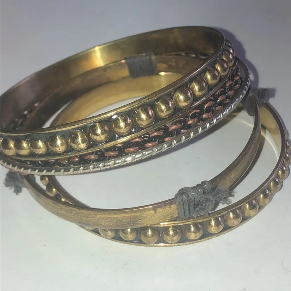 Lot of 5 Brass Tone Boho Vintage Bangle Bracelets - Image 4