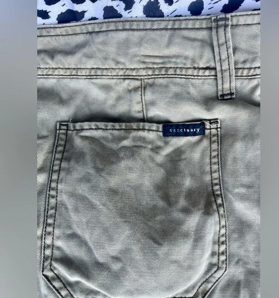 Sanctuary Ladies  Olive Green Cargo Style Mini Skirt size large - Image 3