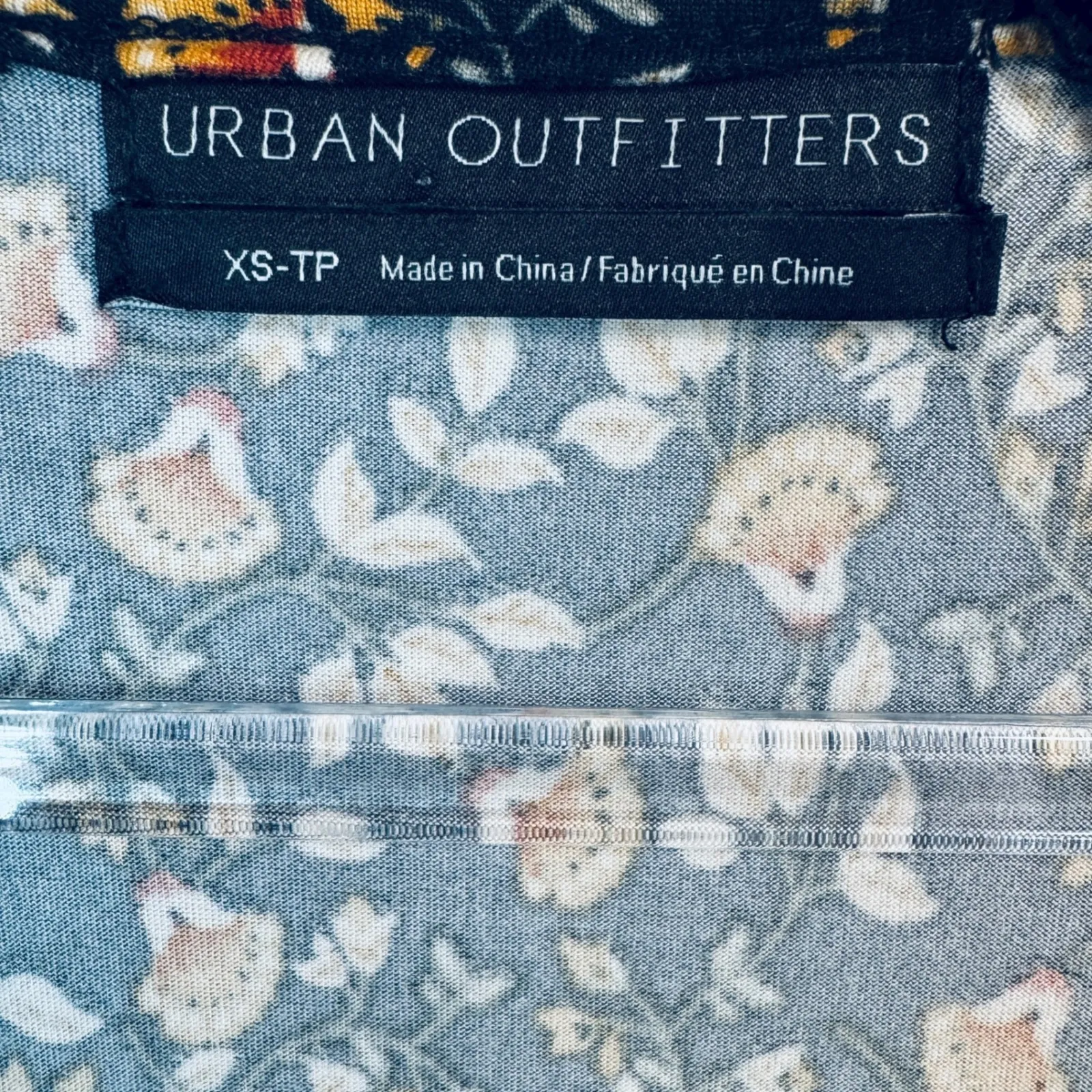 URBAN OUTFITTERS Floral Flutter Sleeve V Neck Smocked Waist Mini‎ Dress XS Boho - Image 3