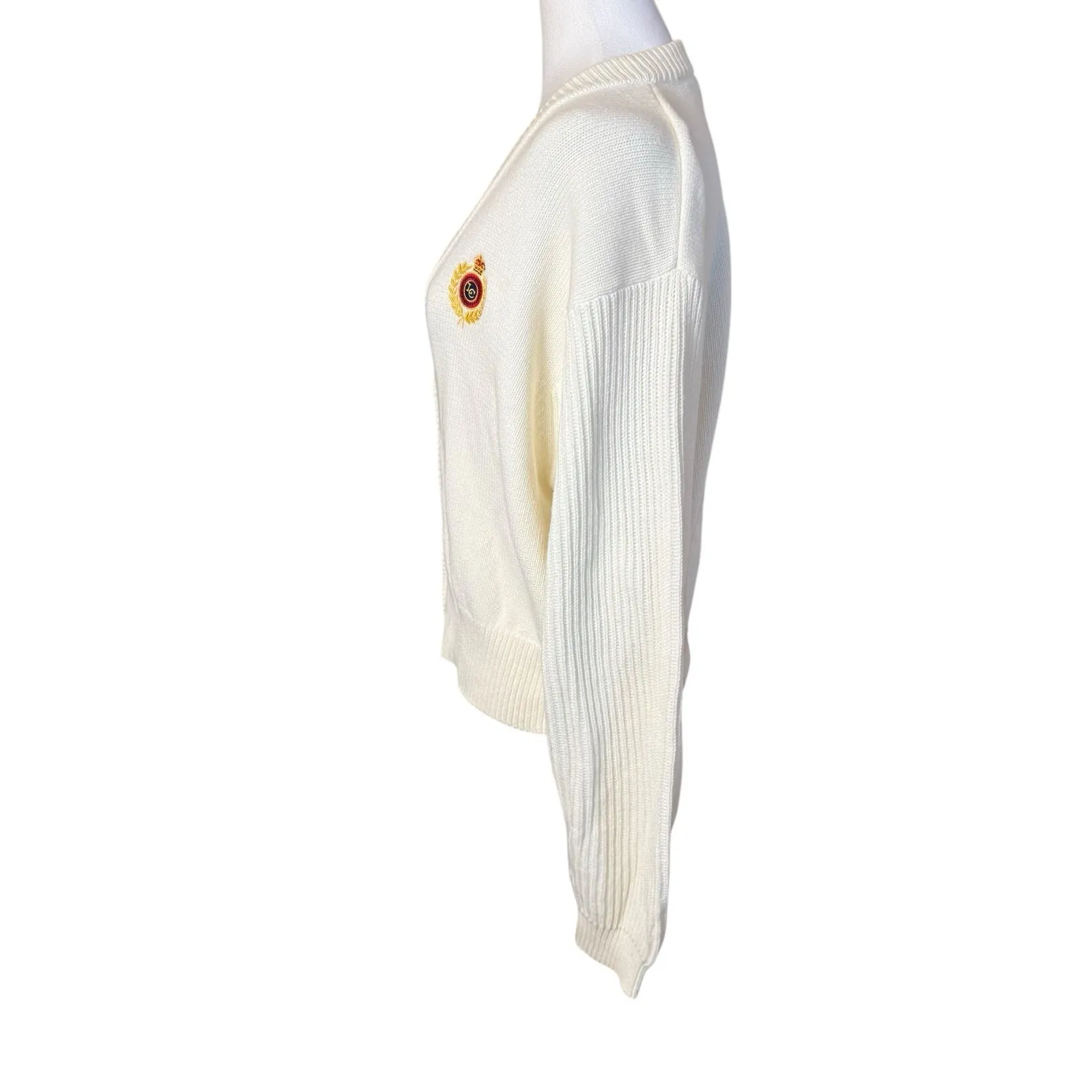 Vtg Liz Sport Varsity Style Ivory Sweater Embroidered Crest Medium Academia - Image 3