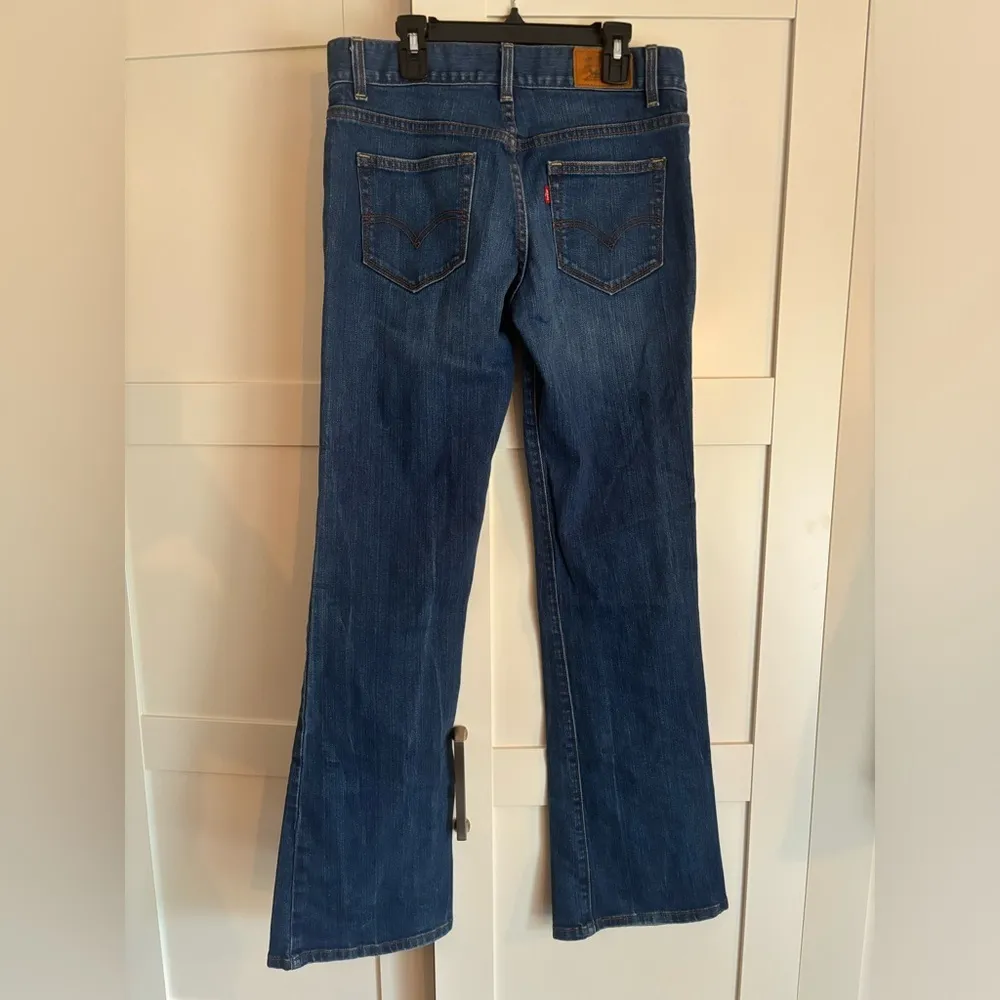 Levi’s High Rise Jeans Flare Size 6 - Image 3