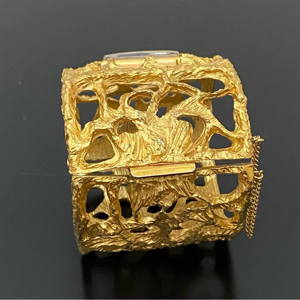 Vintage TRIFARI Jon Bailey Sculptured Goldtone Wide Cuff Wind Up Watch Bracelet - Image 6