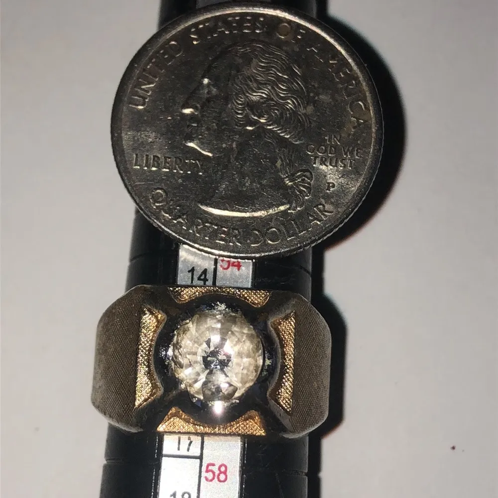 Size 7.5 Vintage Gold Tone CZ Rhinestone Signet Boho Ring - Image 9