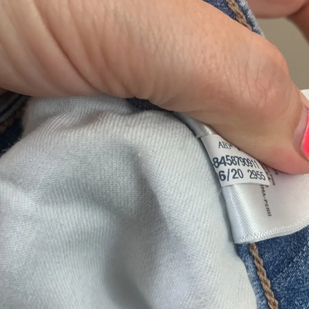 American Eagle The Dream Jean Super Hi-Rise Distressed Light Wash Jegging Jeans - Image 5