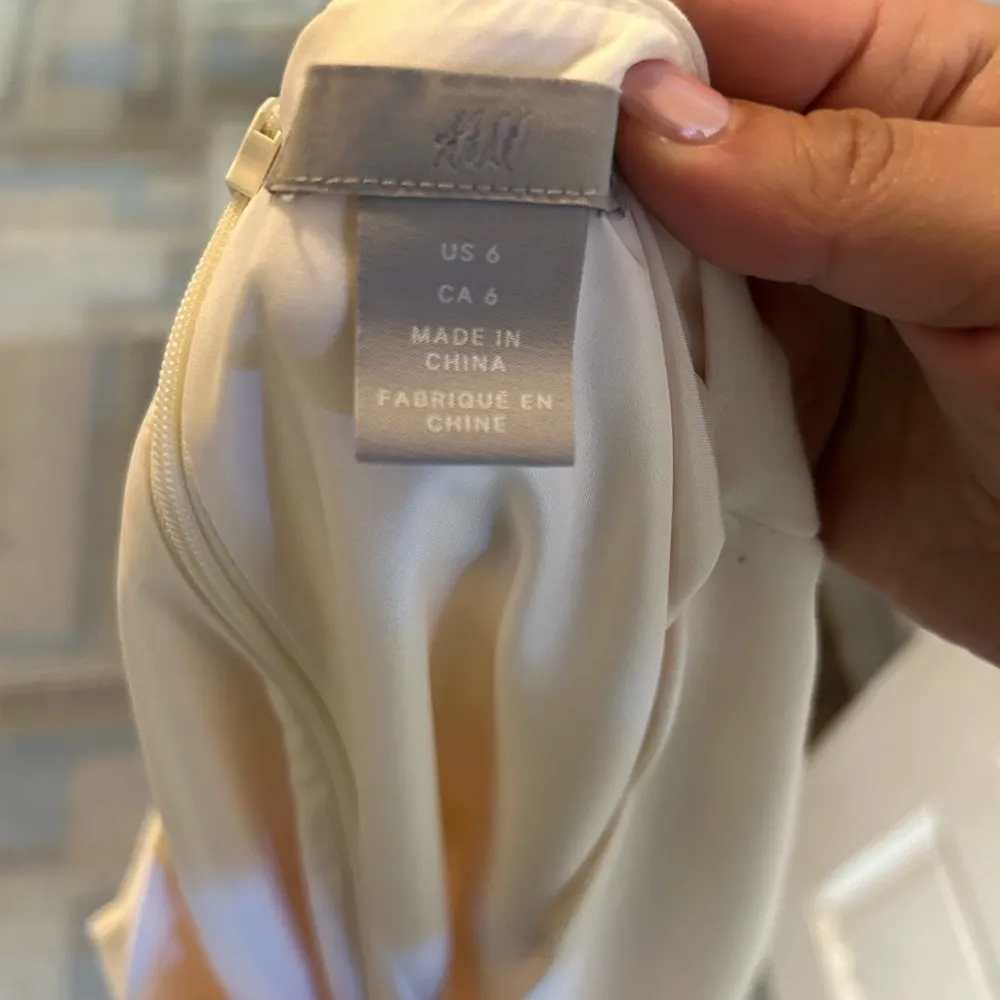 White scallop v neck dress - perfect for bridal event! - Image 2