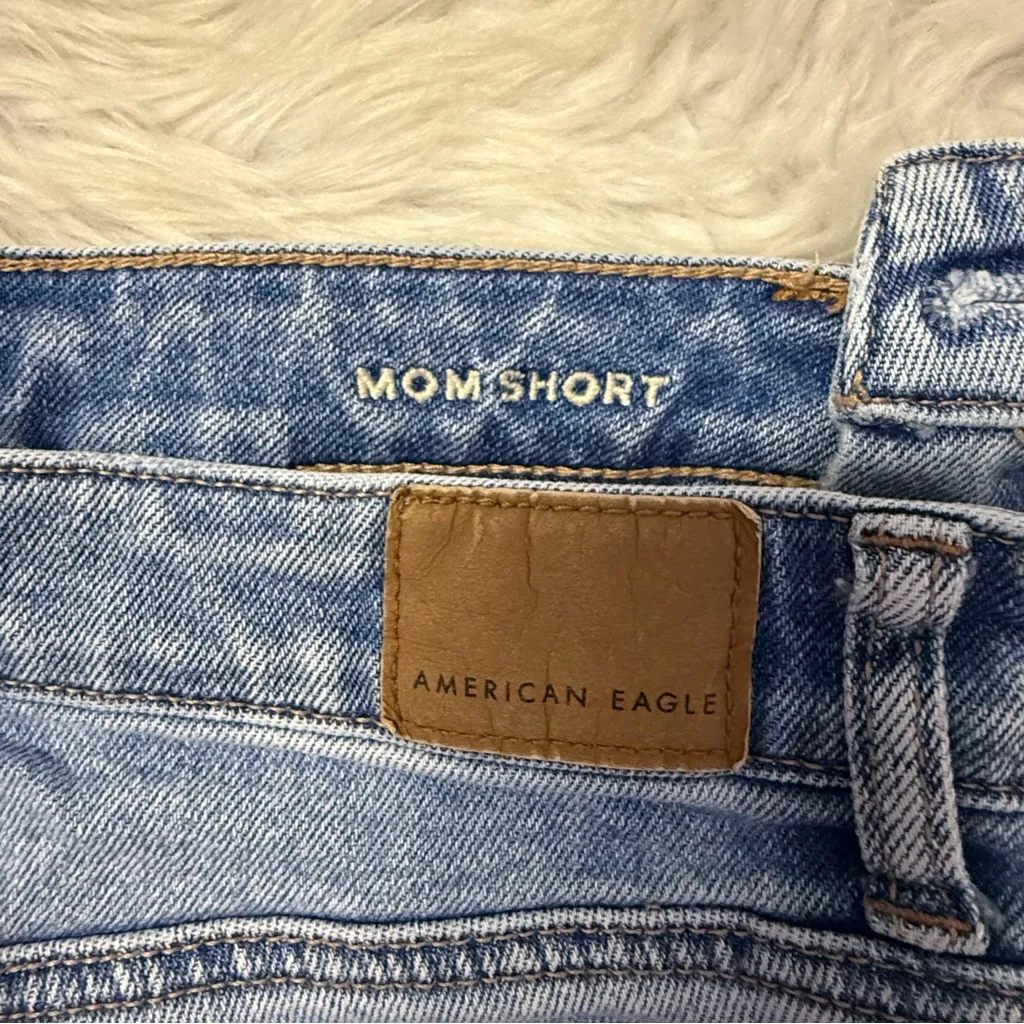 American Eagle Mom Shorts Crossover Button Distressed Denim Size 00 - Image 3