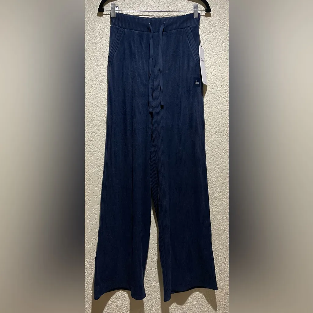 Alo Yoga NWT Muse Wide Leg Pants Navy Blue Relax Fit Size S Front Pockets - Image 6