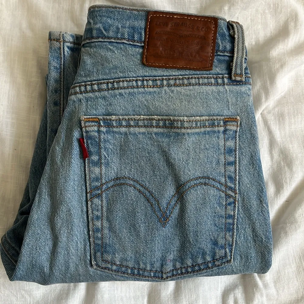 Light Wash Wedgie Fit with Button Closure - Image 10