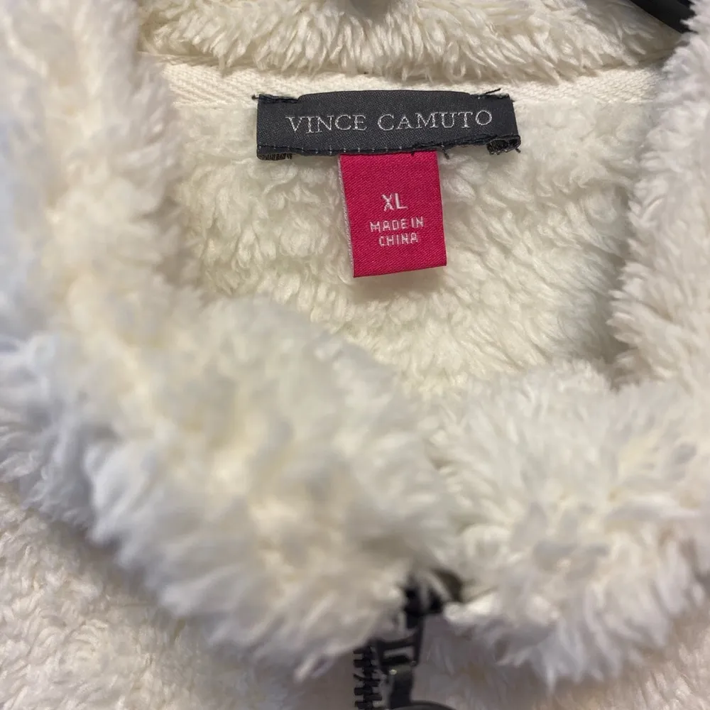 Vince Camuto Pullover hoodie - Image 3
