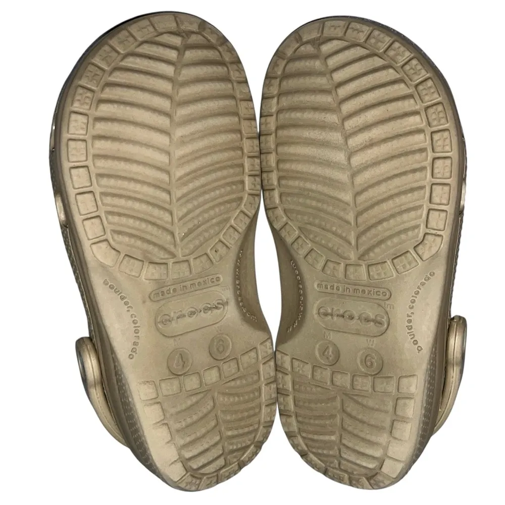 Crocs Tan Unisex Classic Clogs Shoes size 6 - Image 9