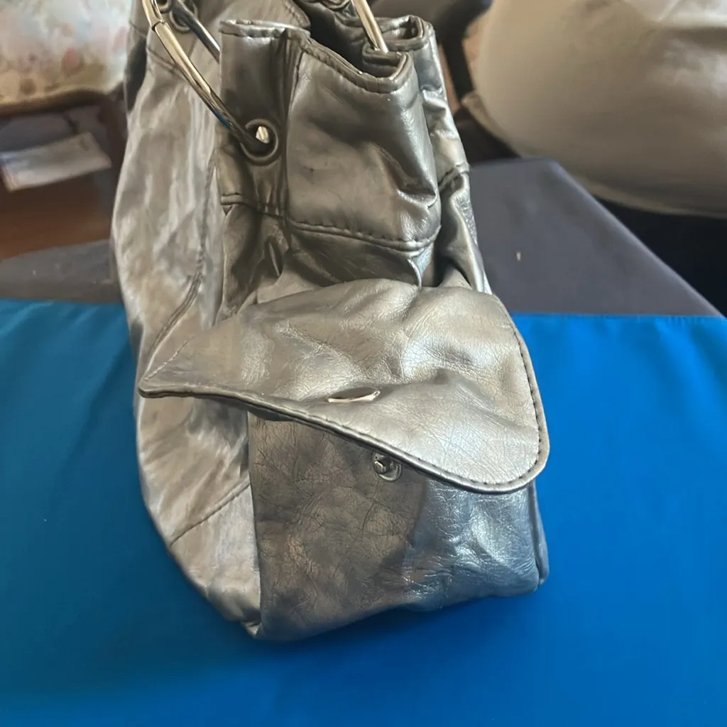 Stylish metallic Women's Handbag - Image 3