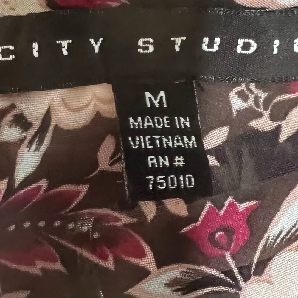 City Studio long sleeve black floral ruffle dress size medium - Image 8