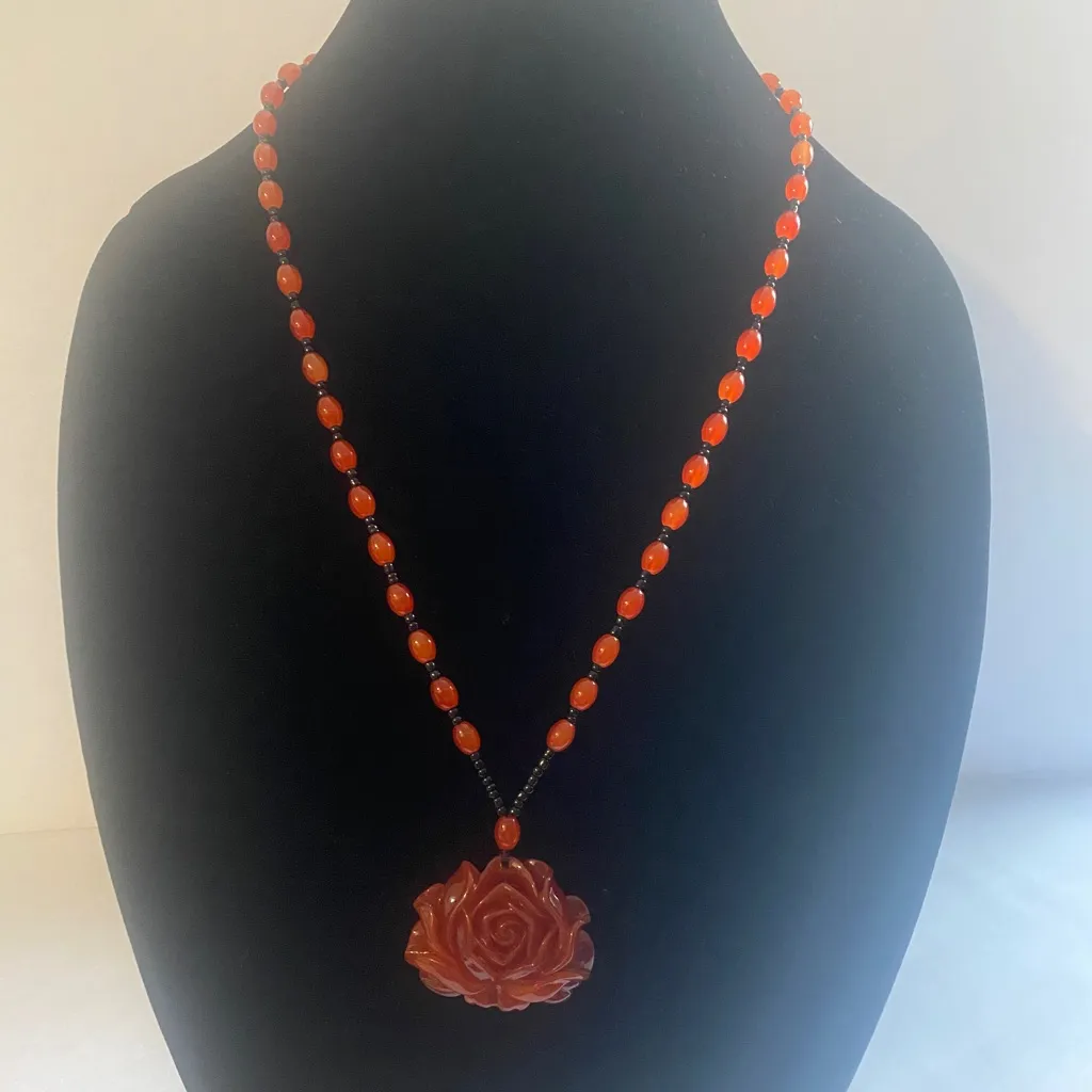 Elegant Ethnic Style Imitation Amber‎ Rose Pendant Sweater Chain Pendant - Image 8