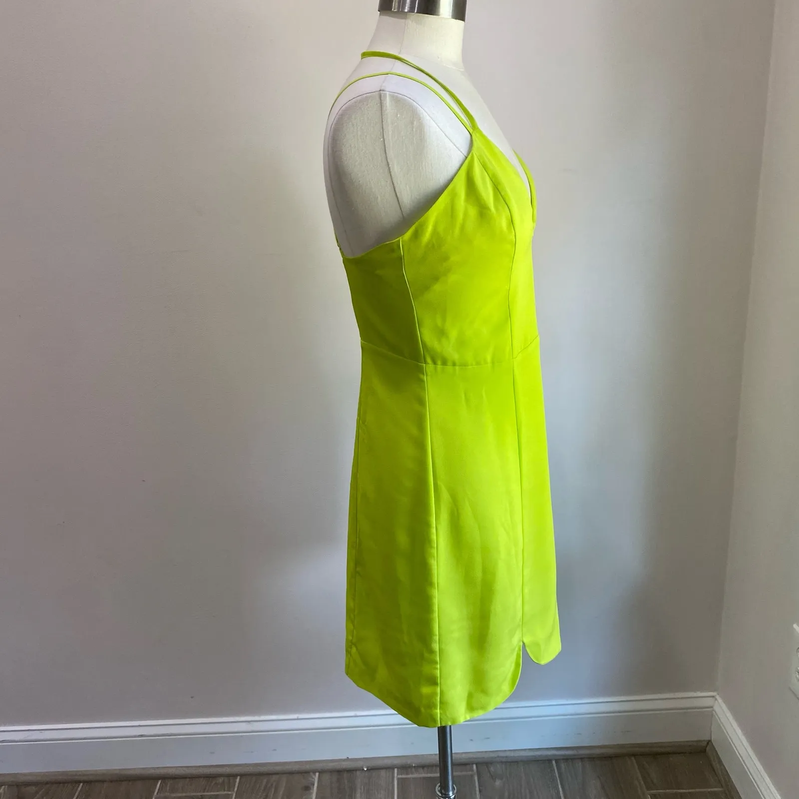 Bebe Neon Green Mini Dress Strappy V Neck Cocktail Party Festive Size 10 - Image 4