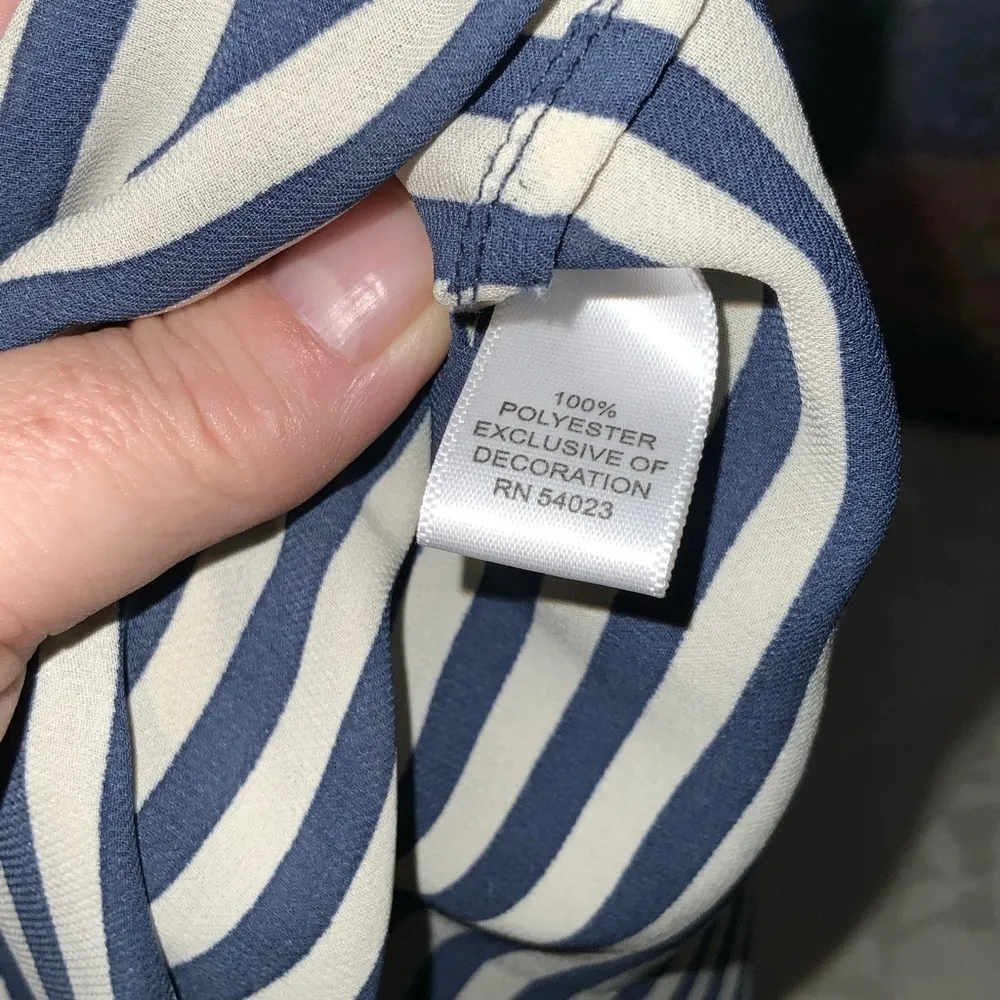 Banana Republic Navy Blue & Light Tan Striped Sleeveless 1/2 Snap Size 6 - Image 10