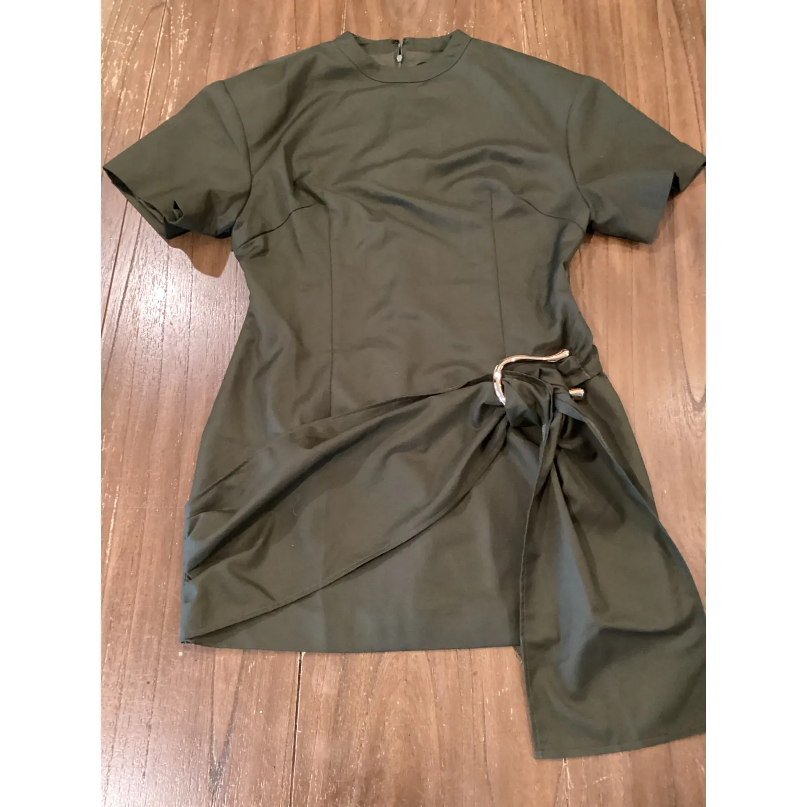 LIONESS Martini short sleeve Mini Dress  olive size large NWT - Image 4