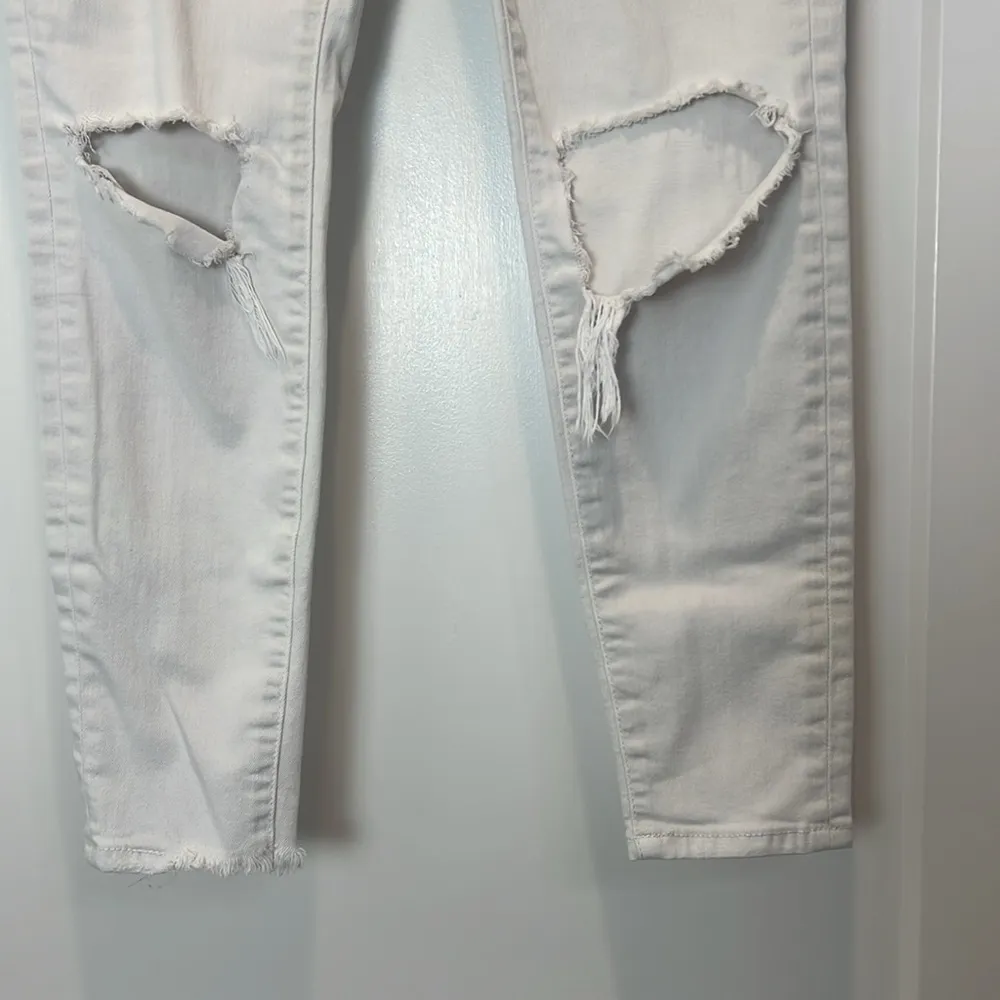 American Eagle White distressed super hi rise jegging  Jeans size 8 regular. - Image 3