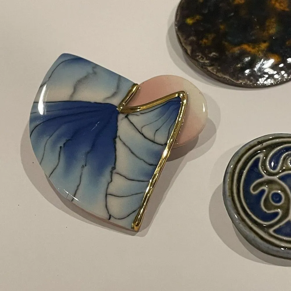 Lot Of 3 Handmade Handcrafted Brooch Pins Ceramic / Enameled Metal Etc - Image 2