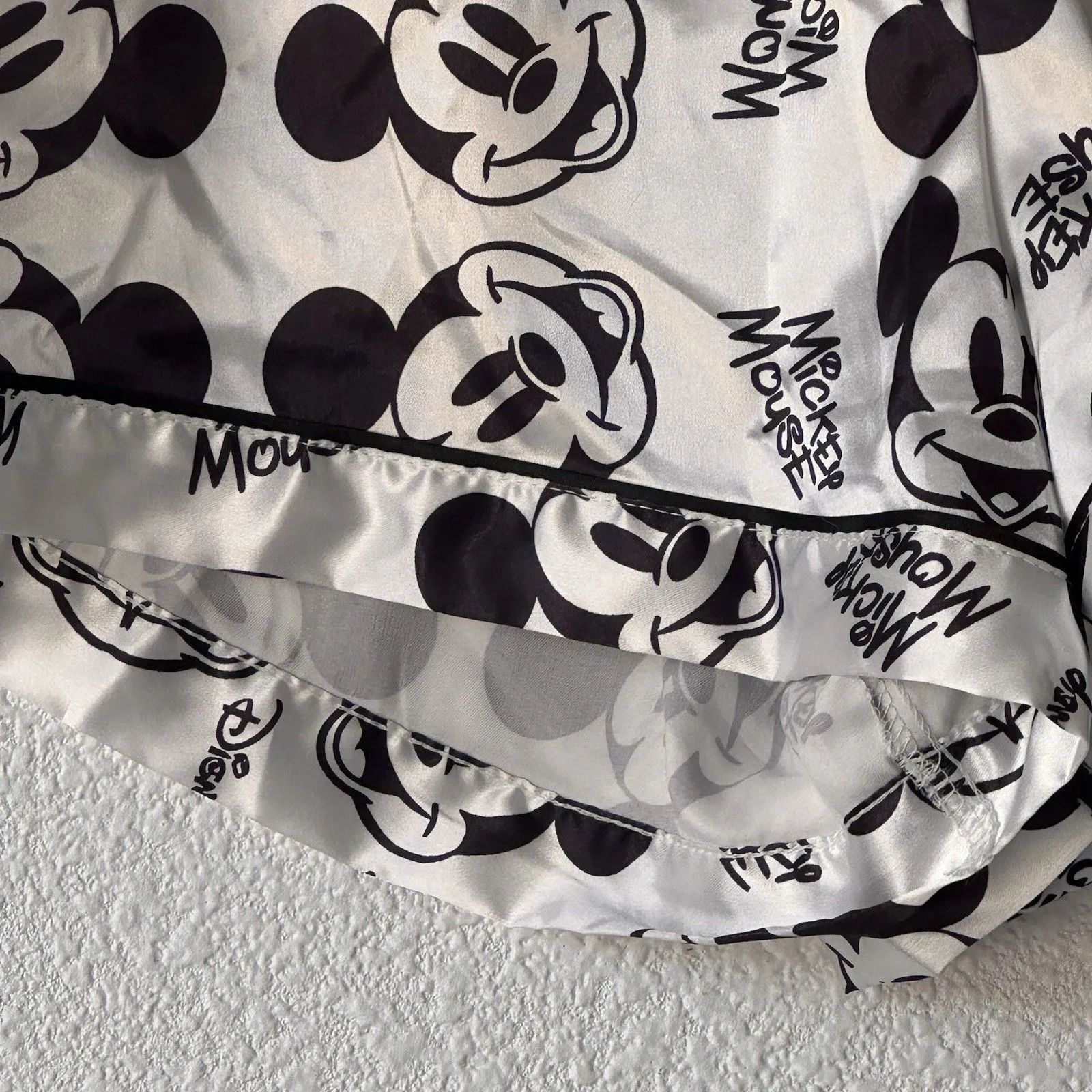 Mickey Mouse Pajama Set Women's Size XL Black/White Shorts andTop Sleepwear White - Image 4