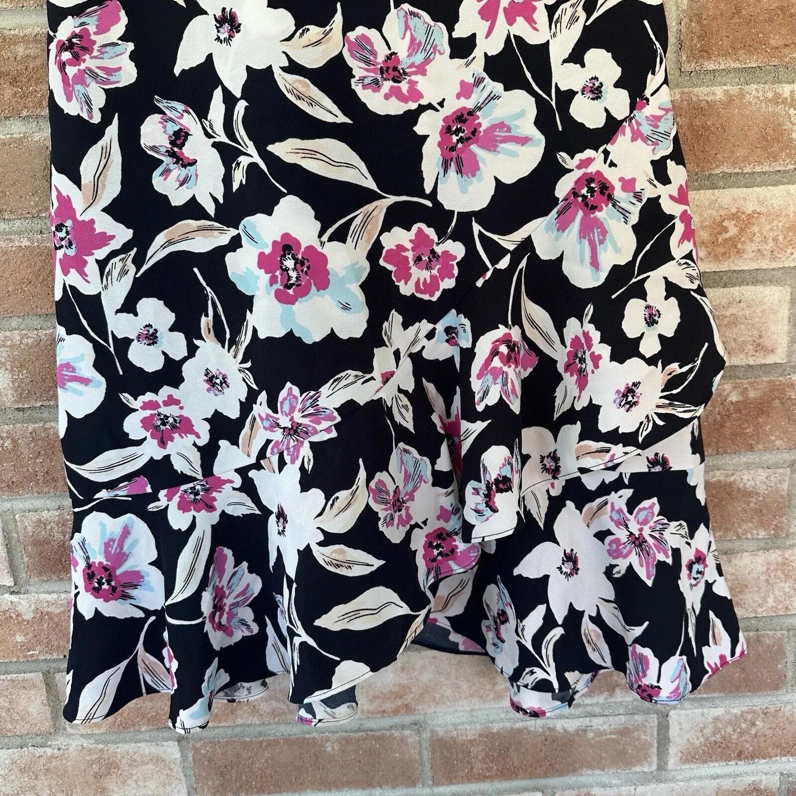 Banana Republic Ruffle Bottom Floral Dress Size 8 Navy Pink - Image 4