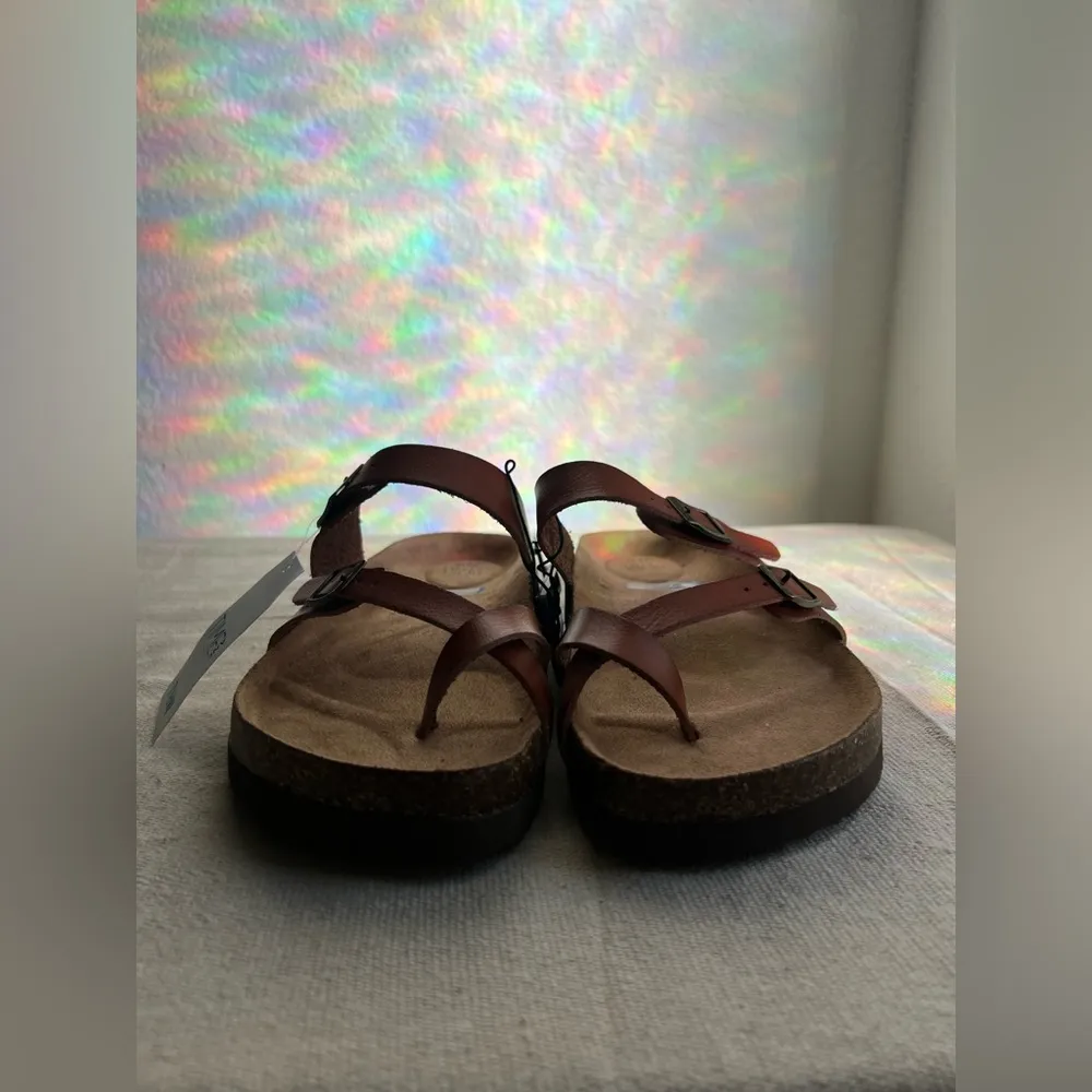 Time and Tru Women's Footbed Thong Sandals - Image 4