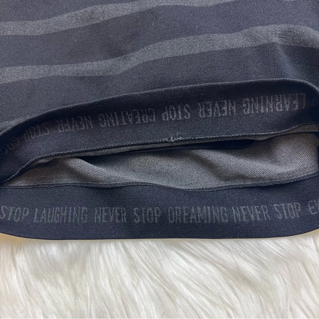 The North Face Renegade Longline Sports Bra. Size Small. - Image 7