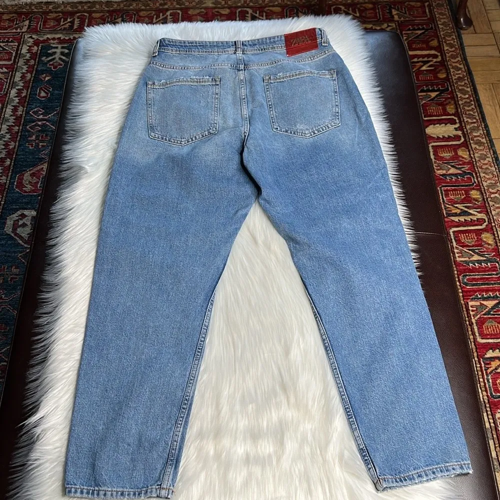 High Rise 90’s Distressed Mom Jeans - Image 4