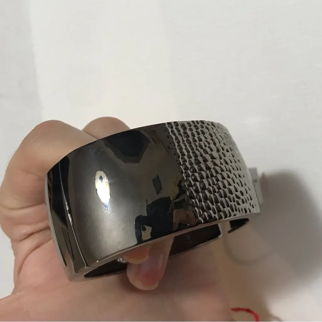 Chico’s Statement Textured Gunmetal Bangle Bracelet with Magnetic Clasp - Image 4