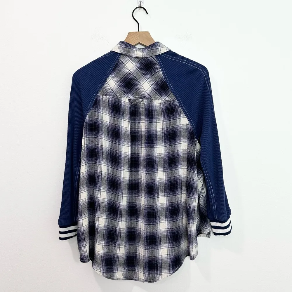 Urban Outfitters BDG Blue Plaid Keanu Varsity Flannel Shirt XS - Image 4