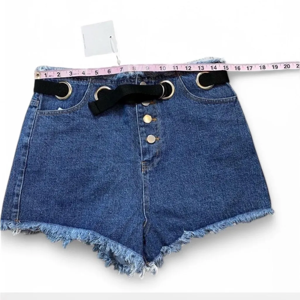 ‎Belted Fringe Denim Shorts - Image 8