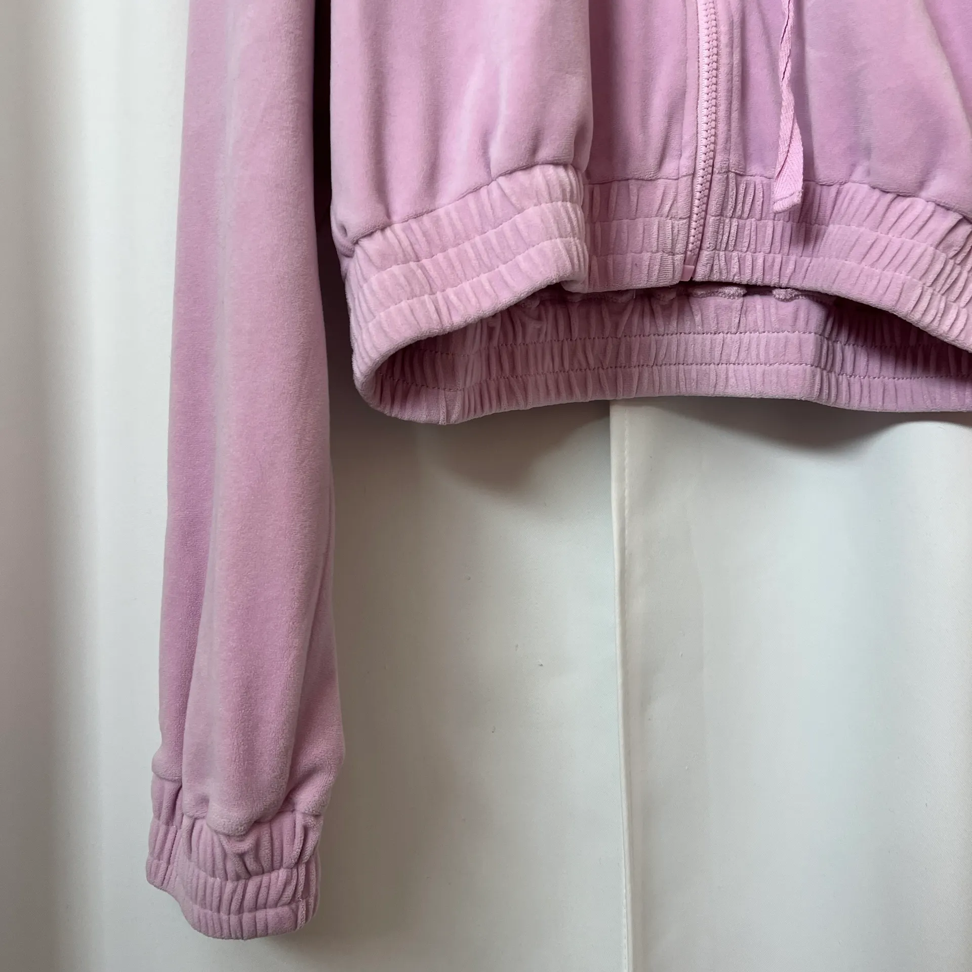 F21 Kawaii Pastel Lilac Purple Semi Crop Velour Y2K Hoodie Sweatshirt Size Large - Image 2